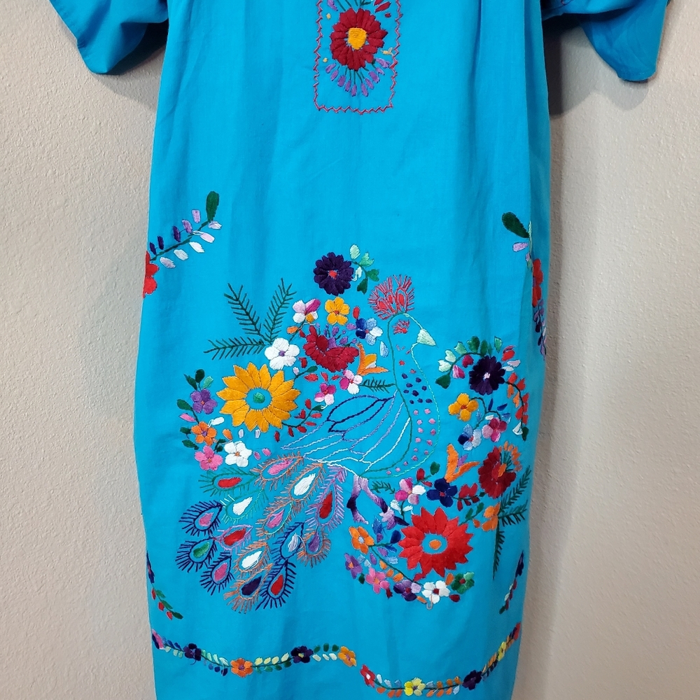 Mexicana,Maxi Embroidered Bata - Picture 3 of 10